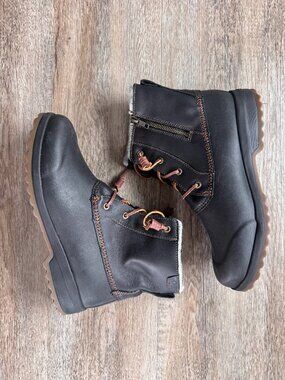 Sperry Women's Maritime Repel Snow Boots - size 10